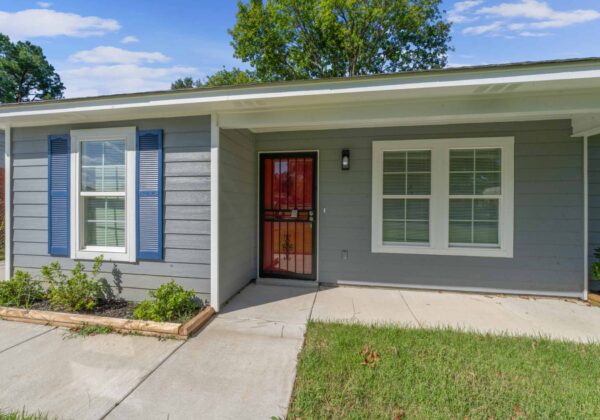 LAURENTIUS floor plan single family home completed on Tomahawk St in Memphis TN.